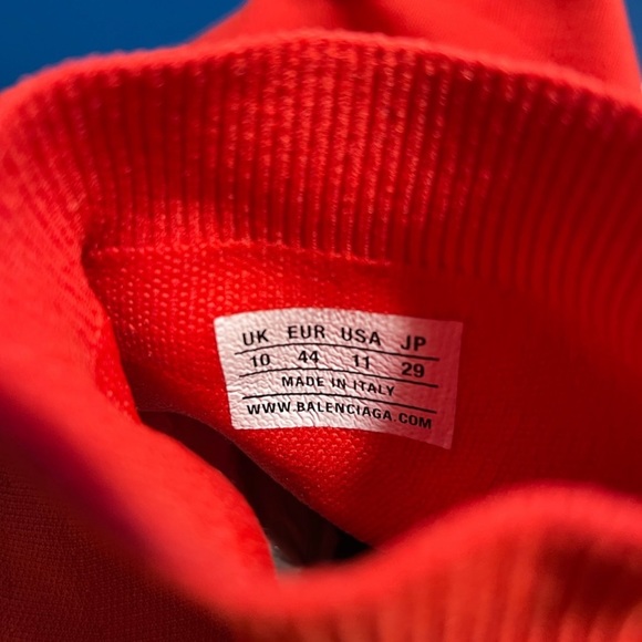 SOLD Balenciaga - Picture 6 of 6